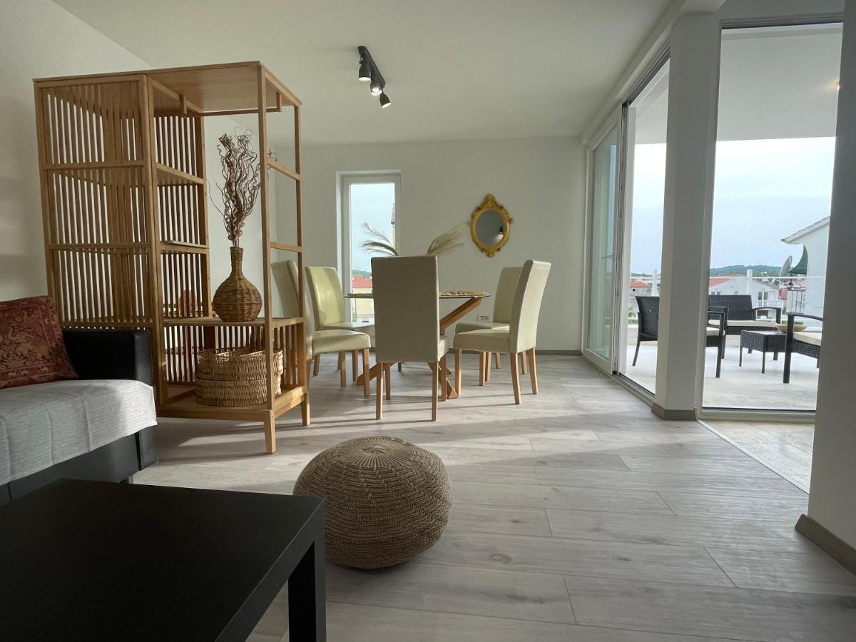 Vila Regina Apartment Regina With Swimming Pool Jezera Zewnętrze zdjęcie