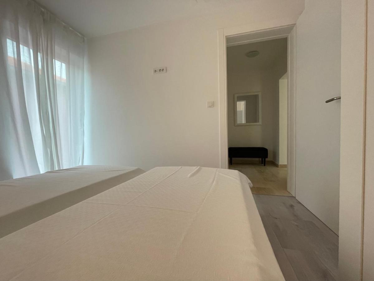 Vila Regina Apartment Regina With Swimming Pool Jezera Zewnętrze zdjęcie
